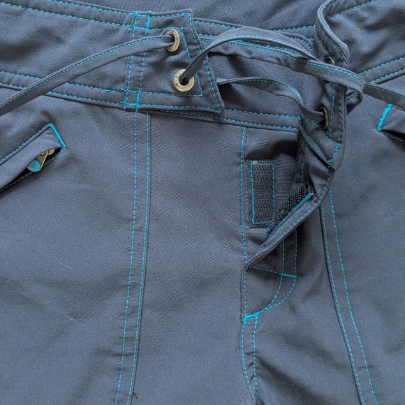 The North Face Blue Board Shorts with Zip Pockets - Size 10 - Picture 5 of 8